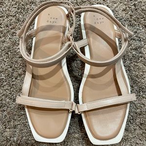 ✨a new day Sandals✨